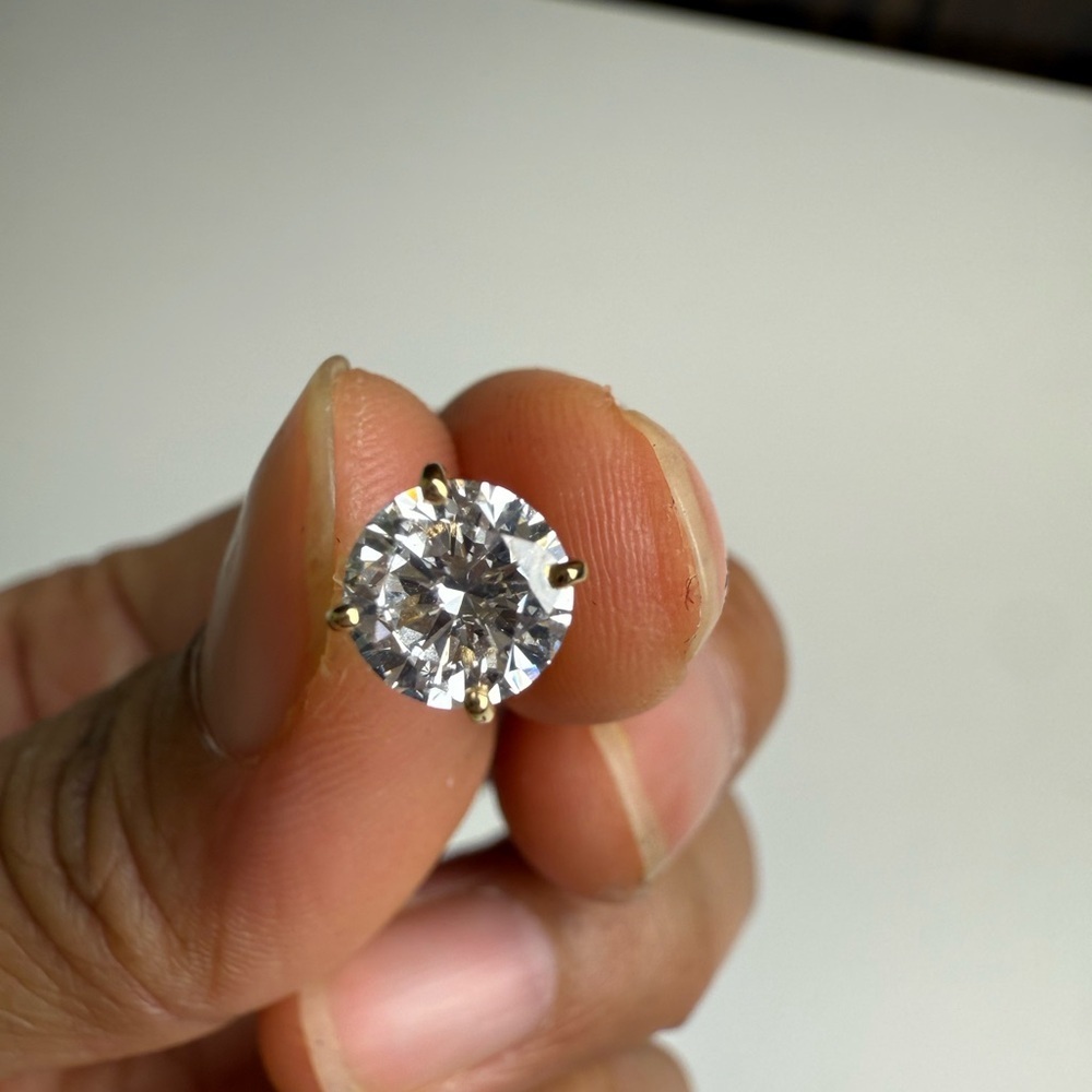 2 ct Diamond Stud Earrings in K18 Gold